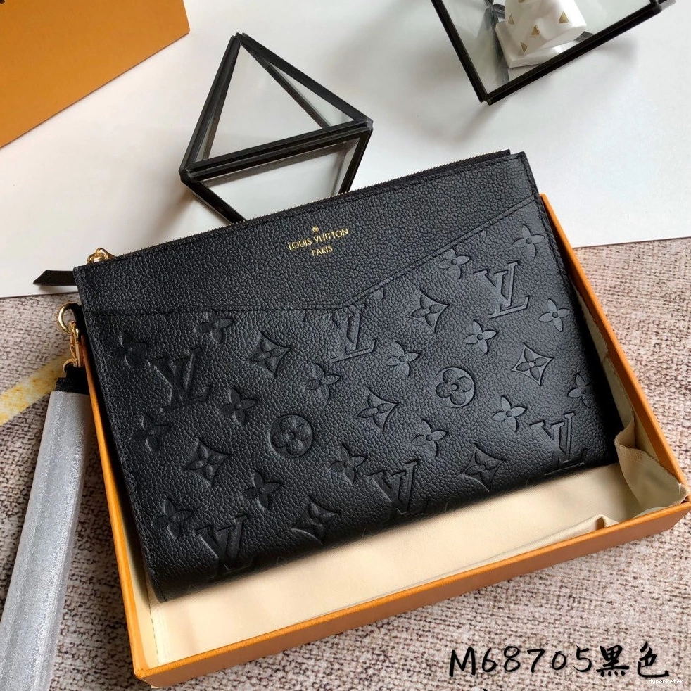 MM POCHETTE VUITTON MÉLANIE LOUIS 0805